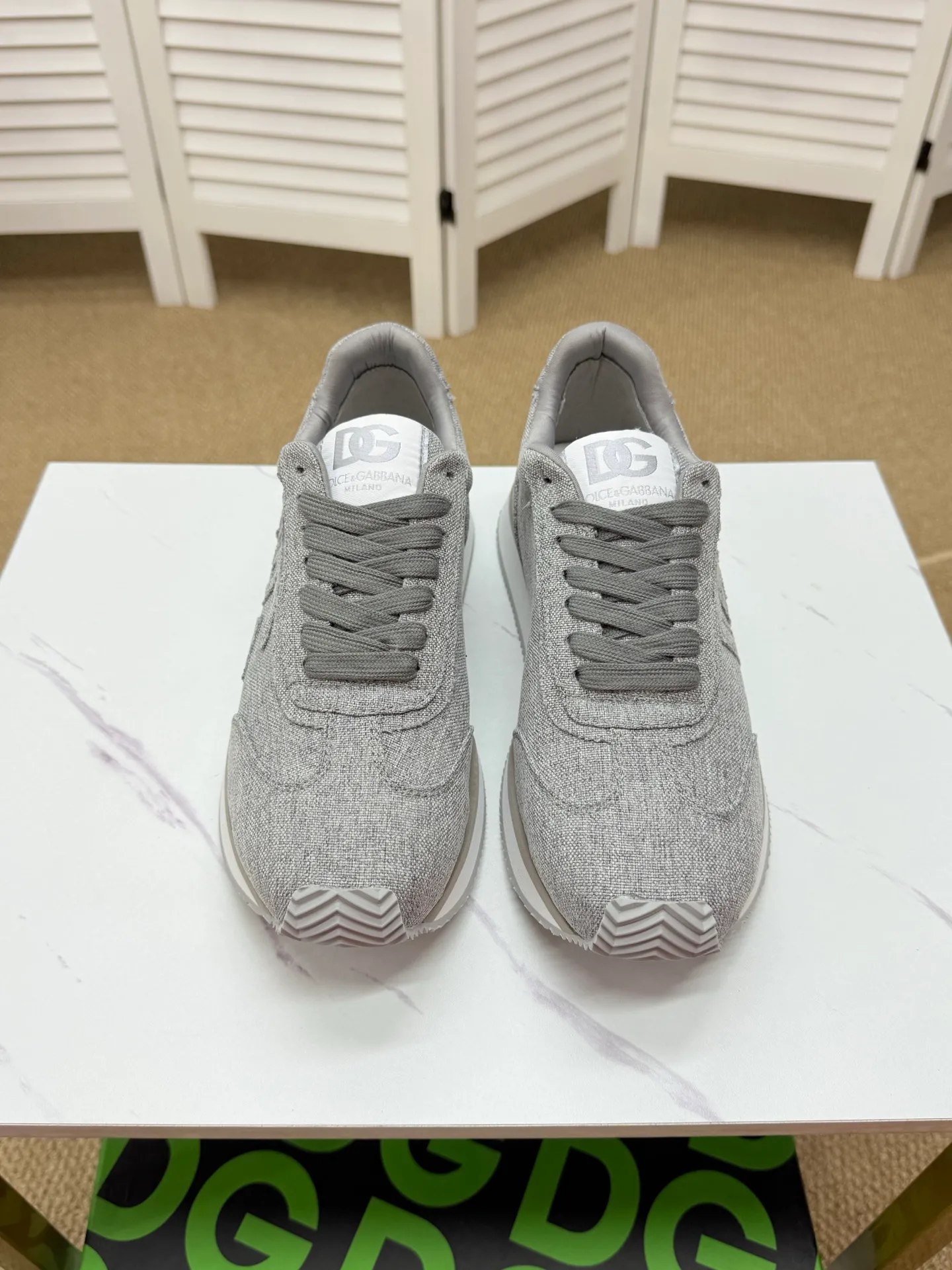 Men's clothing and shoes 230. The latest sports and casual shoes for couples (DG) are fashionable and versatile, and can add luster to various looks. Create an exquisite design with unique dynamic vitality and modern atmosphere, showing modern elegance. Size: 36-46 (45 and 46 are custom-made and cannot be returned or exchanged) Se